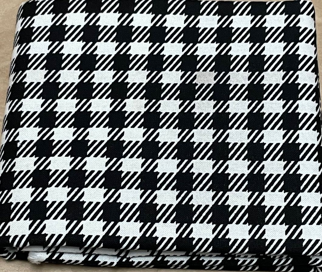 Tim Holtz fabric fat 1/4 - houndstooth